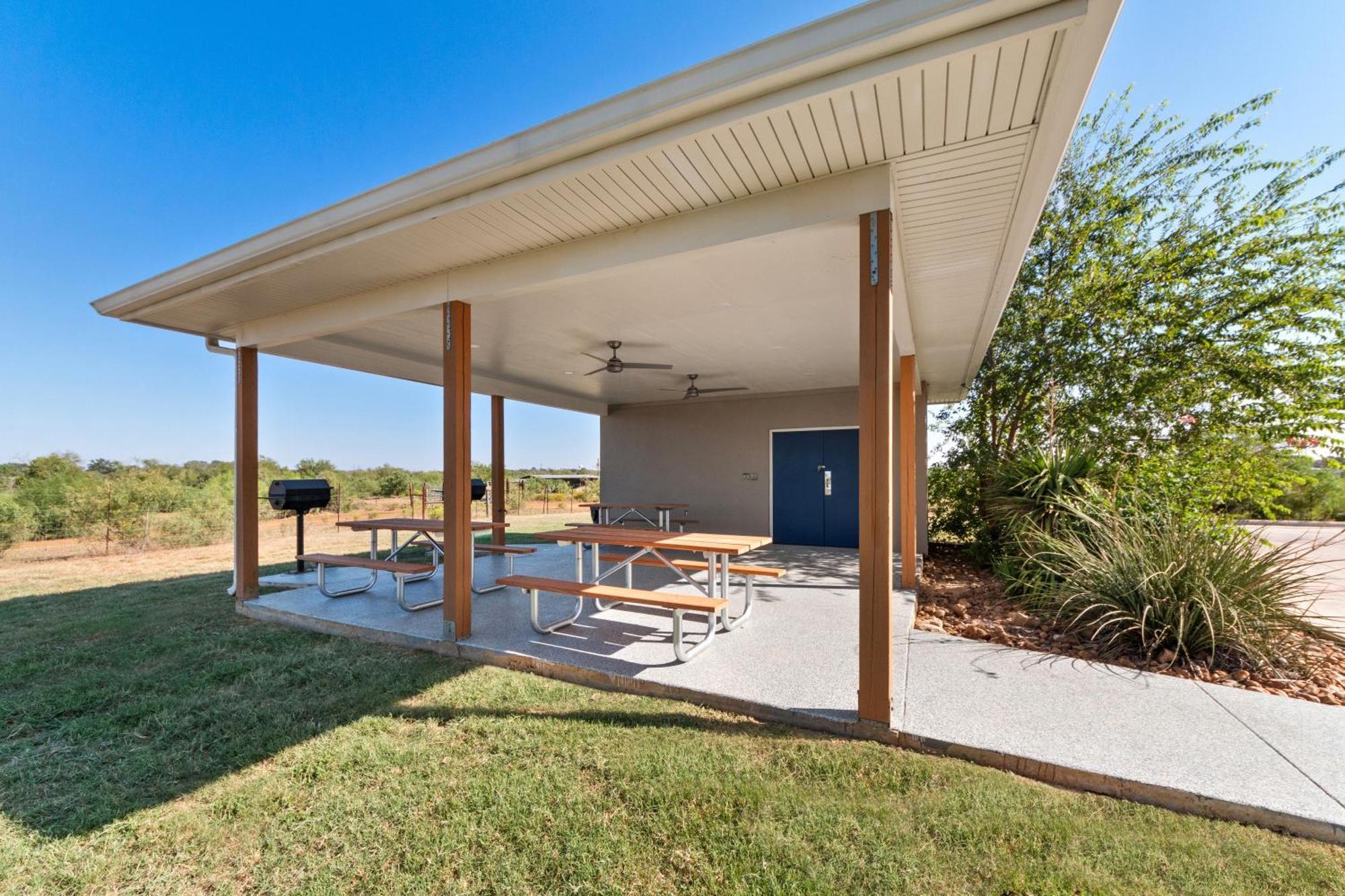 Risewell Kitchen Suites Pleasanton Dış mekan fotoğraf