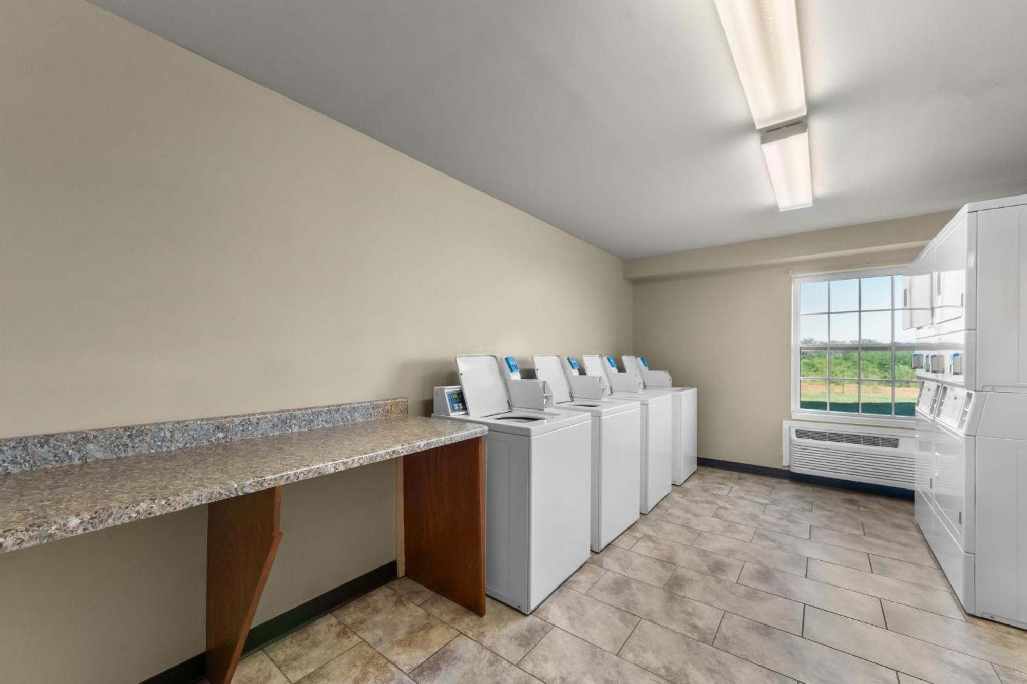 Risewell Kitchen Suites Pleasanton Dış mekan fotoğraf